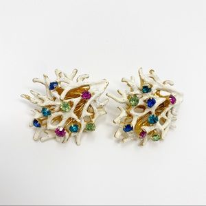 5 vintage Castlecliff rhinestone trembler white coral earrings